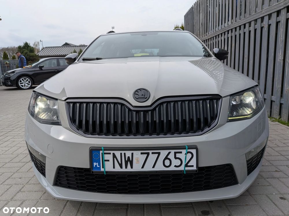 Skoda Octavia 2.0 TSI RS - 10