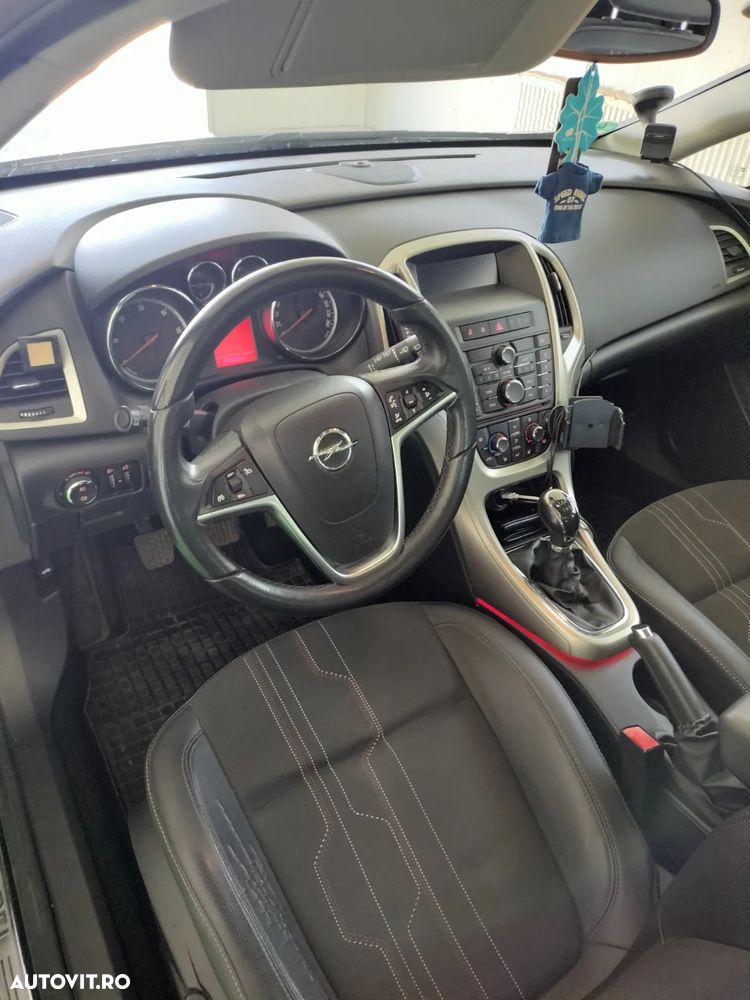 Opel Astra 1.7 CDTI DPF 150 Jahre - 4