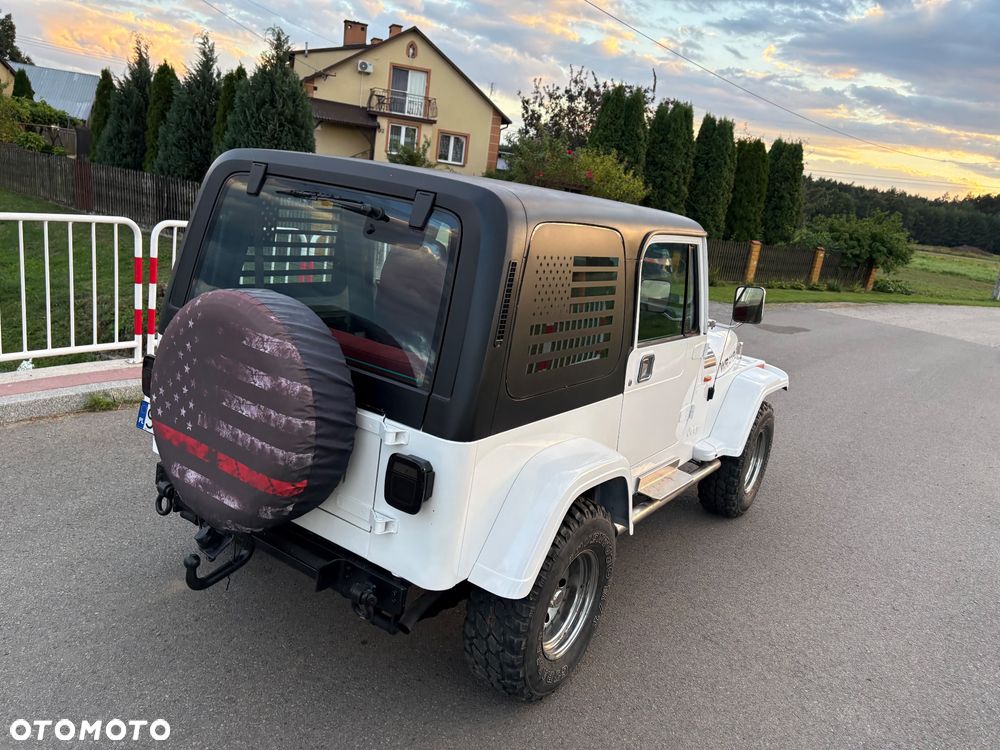 Jeep Wrangler 2.5L - 19