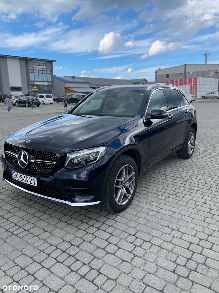Mercedes-Benz GLC 300 4Matic 9G-TRONIC AMG Line - 3