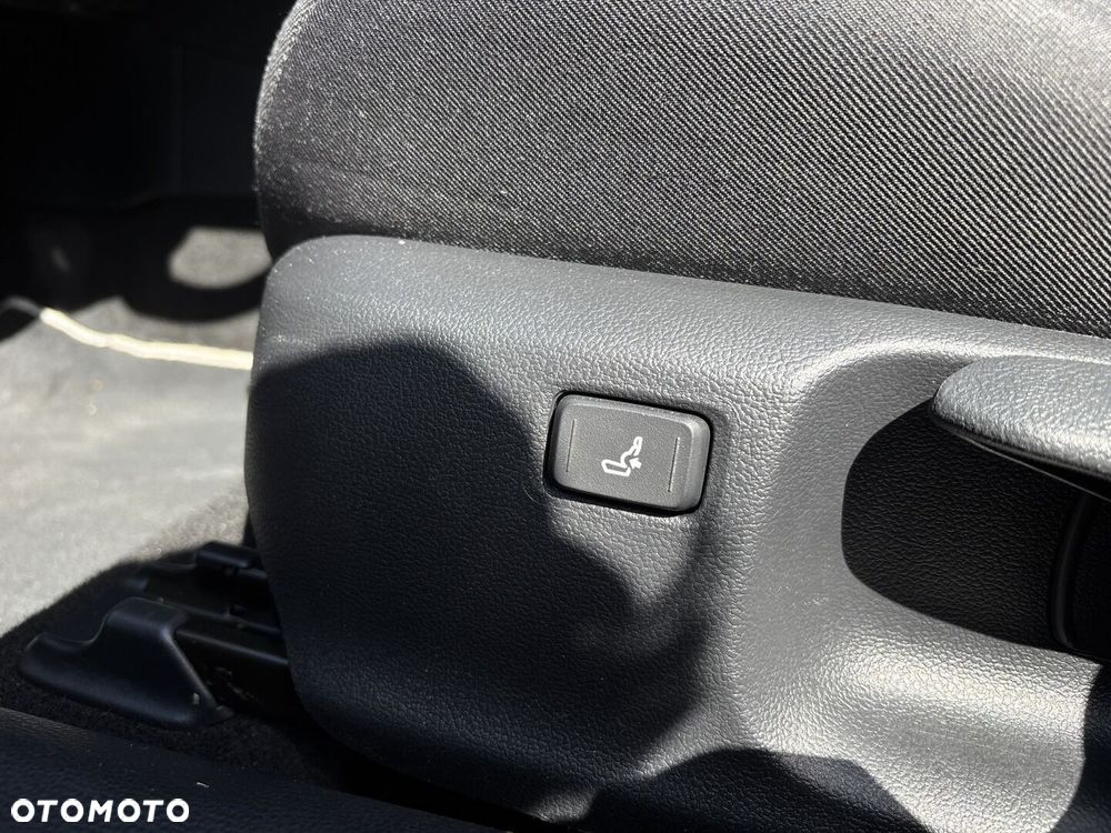 Toyota Corolla 1.8 Hybrid Comfort - 28