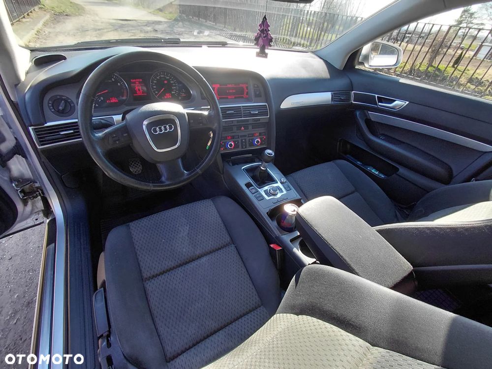 Audi A6 Avant 2.4 quattro - 10