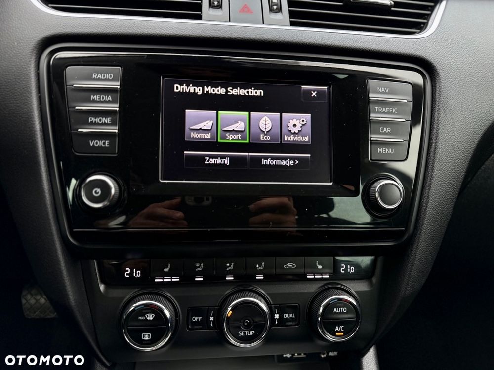 Skoda Octavia 2.0 TDI DSG Style - 24