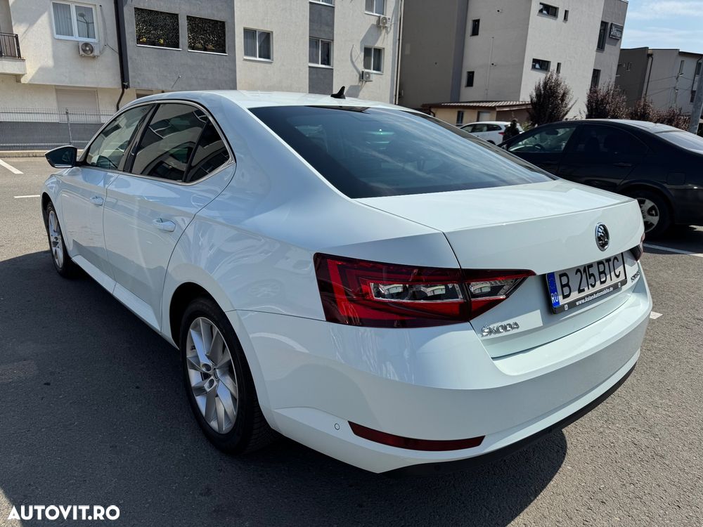 Skoda Superb 2.0 TDI DSG Style - 15