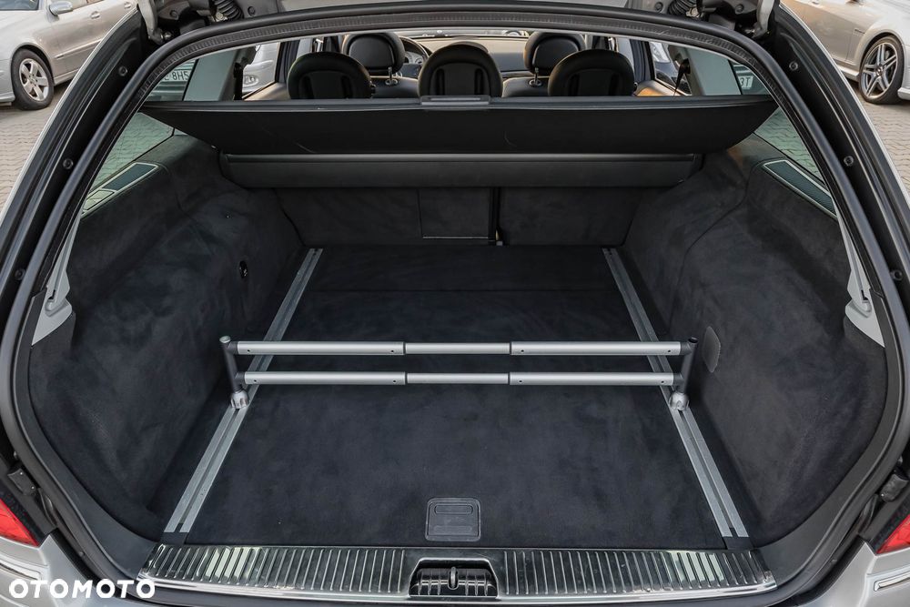 Mercedes-Benz Klasa E 500 4-Matic T Avantgarde - 28