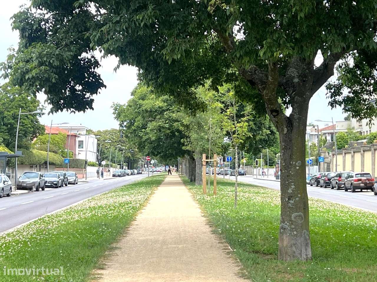 Moradia T5 na Marechal Gomes da Costa - Grande imagem: 2/30