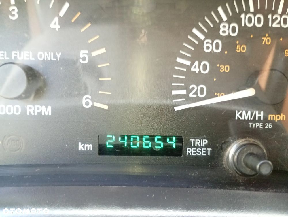 Jeep Cherokee - 15