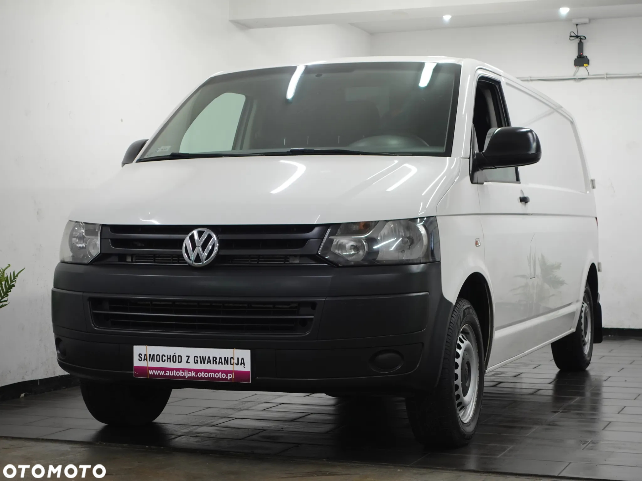 Volkswagen Transporter - Long - 3