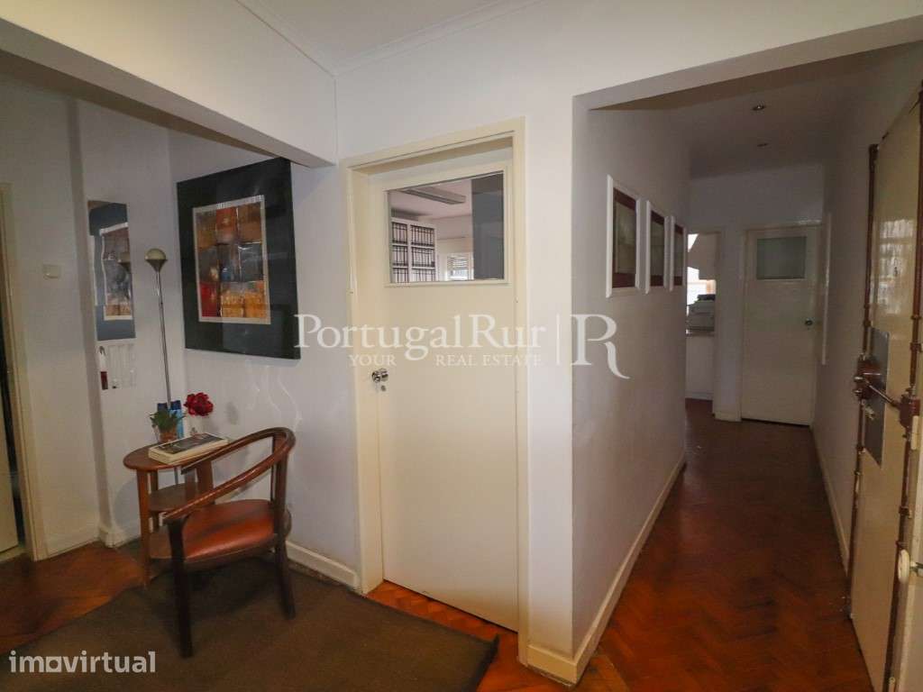 Apartamento T3 das Avenidas Novas - Grande imagem: 4/29