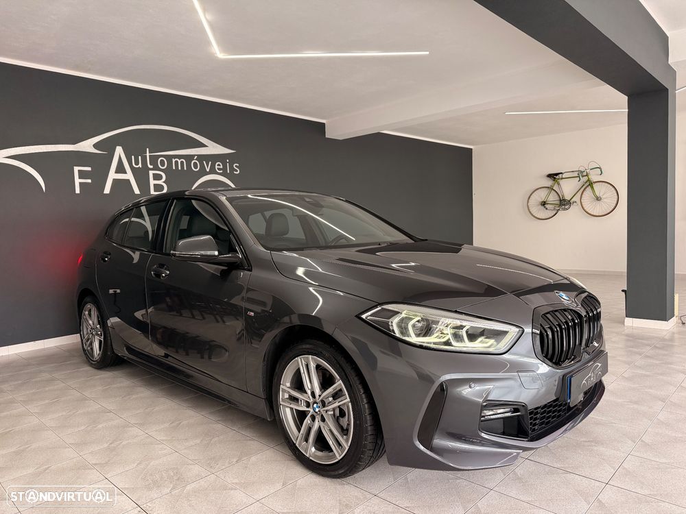 BMW 118 i Pack Desportivo M Auto - 4