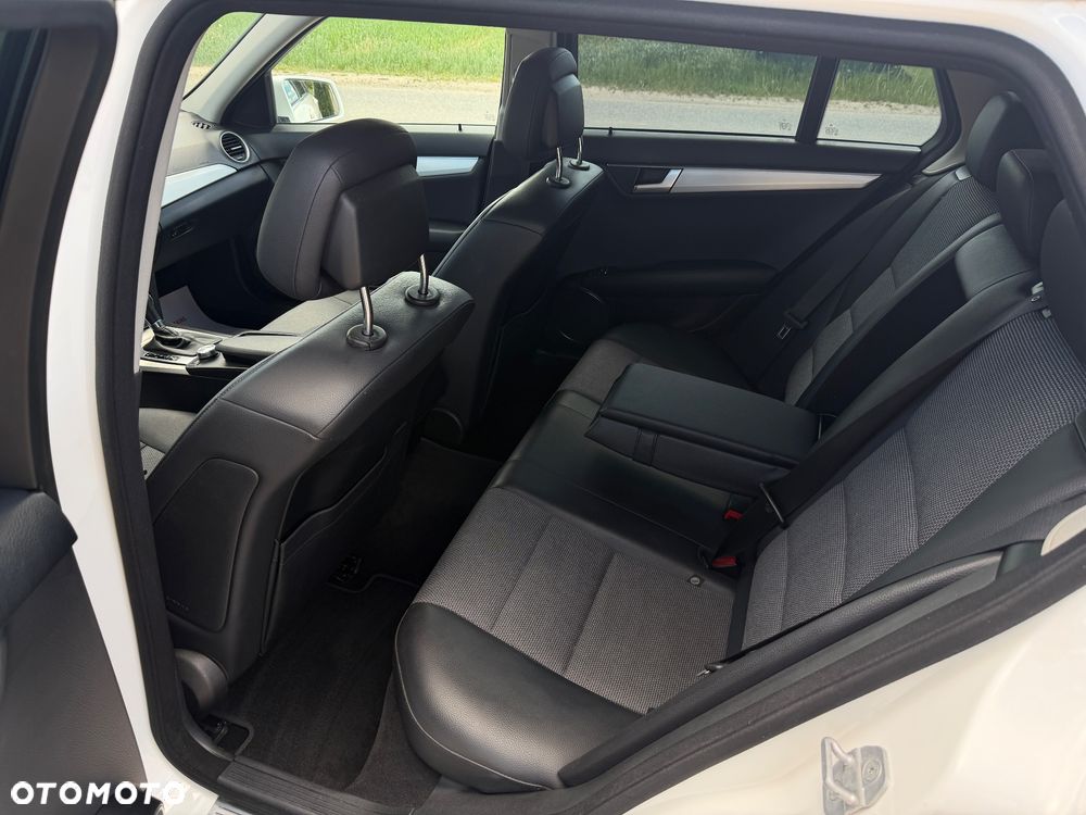 Mercedes-Benz Klasa C 220 CDI 7G-TRONIC Avantgarde Edition - 26