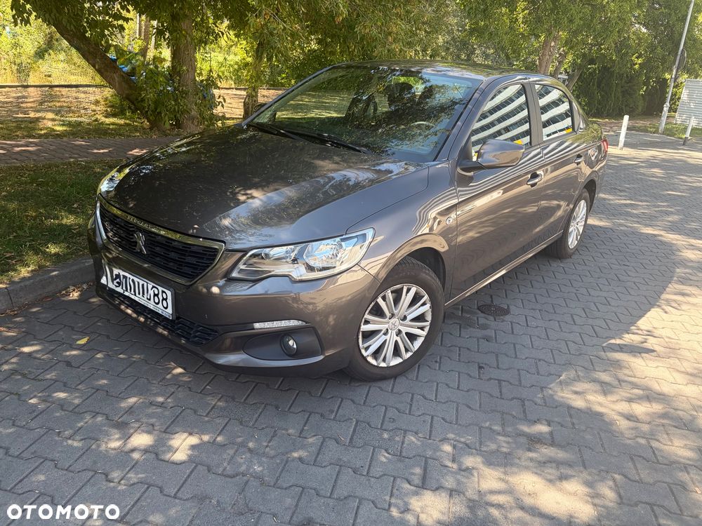 Peugeot 301 1.2 Pure Tech Active - 1