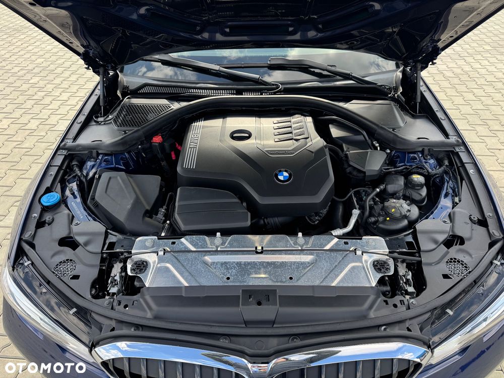 BMW Seria 3 330i M Sport - 25