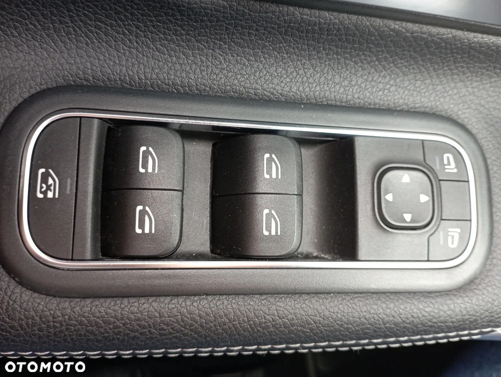 Mercedes-Benz Klasa A 200 7G-DCT - 22