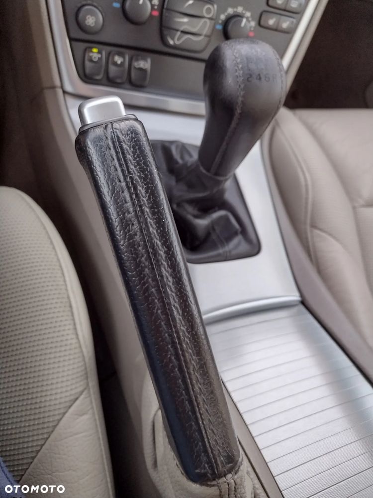 Volvo S60 2.4D5 Momentum - 8