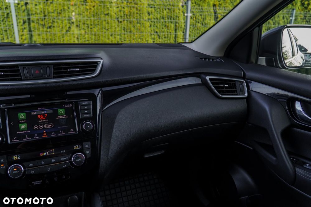 Nissan Qashqai 1.3 DIG-T N-Connecta - 32