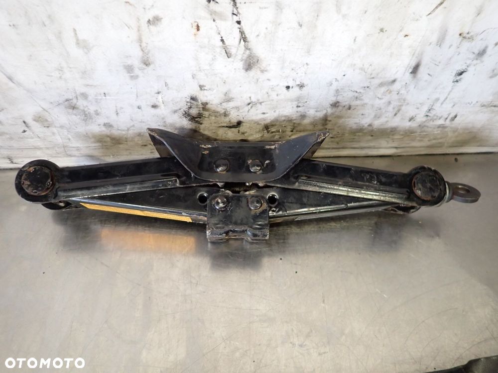 ZESTAW NARZĘDZIOWY MITSUBISHI LANCER VIII - 3