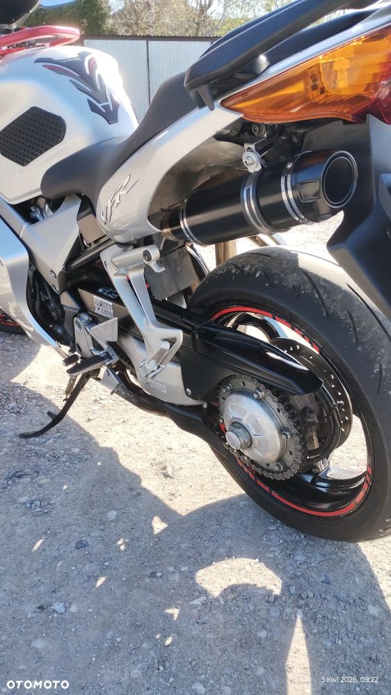 Honda VFR - 4