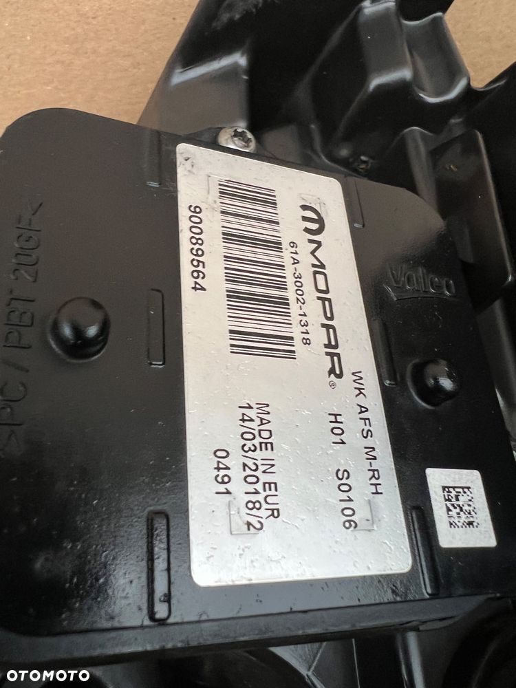 JEEP GRAND CHEROKEE WK2 LIFT LAMPY PRZÓD EUROPA - 8