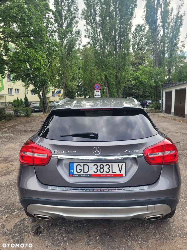 Mercedes-Benz GLA 250 4-Matic - 5