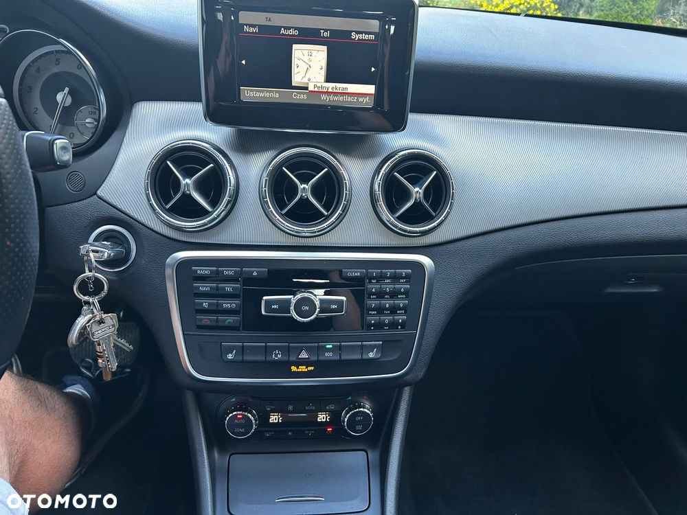 Mercedes-Benz CLA 250 7G-DCT - 23