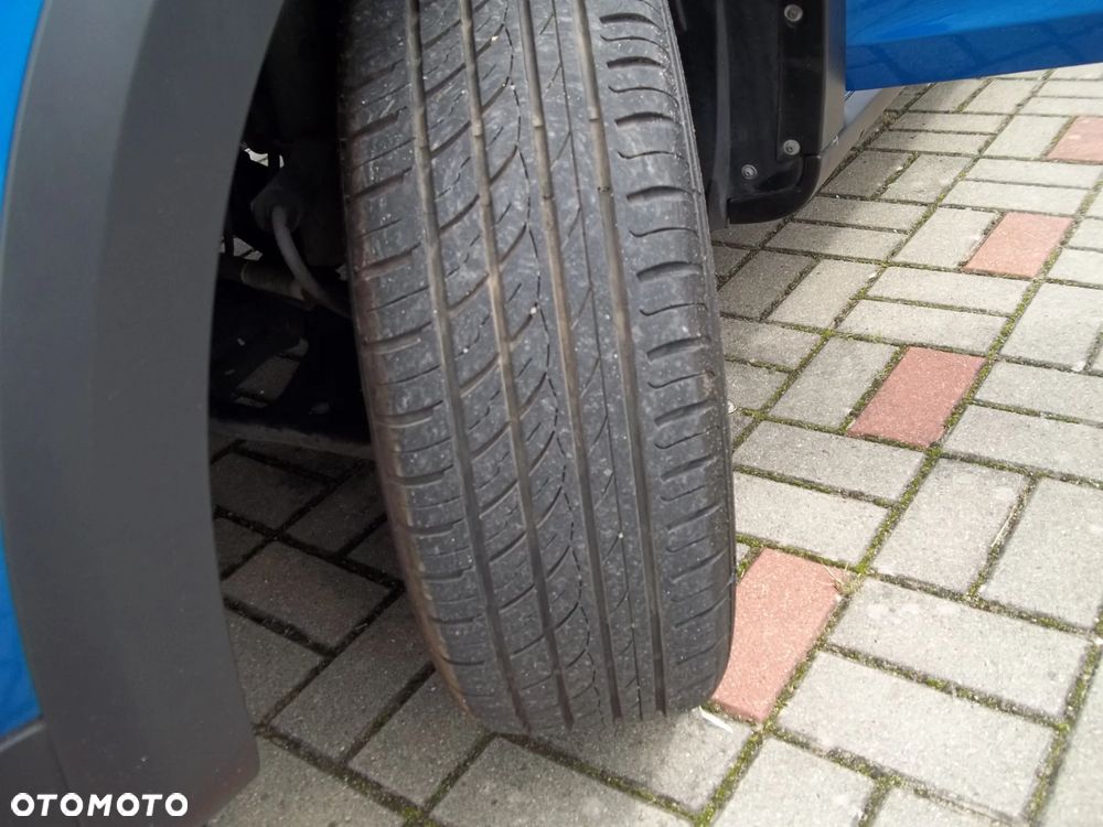 Dacia Sandero TCe 90 S&S Celebration - 16