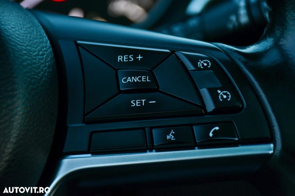 Nissan Qashqai 1.7 dCi Xtronic ALL-MODE 4x4i N-CONNECTA - 17