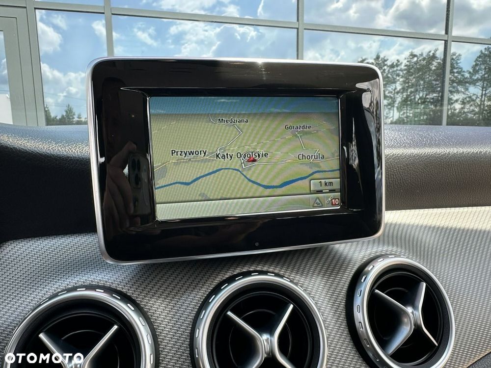 Mercedes-Benz GLA 200 7G-DCT Style - 24