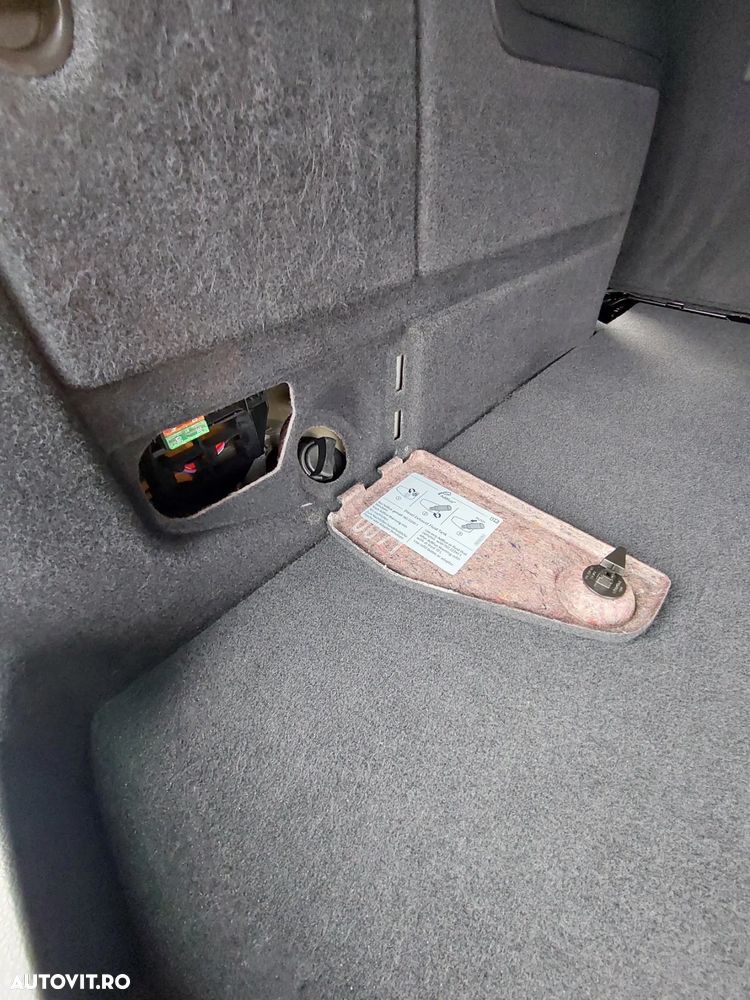 Volkswagen Sharan - 17