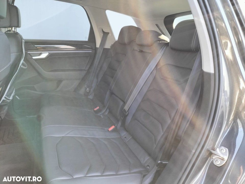 Volkswagen Touareg - 16