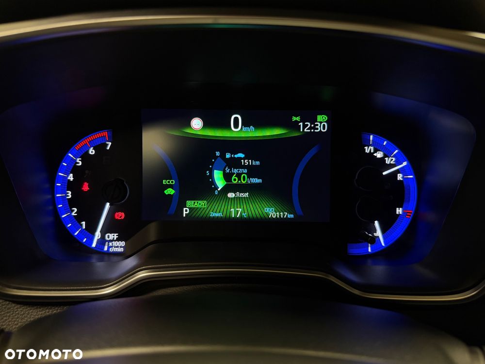 Toyota Corolla 1.8 Hybrid Executive - 11