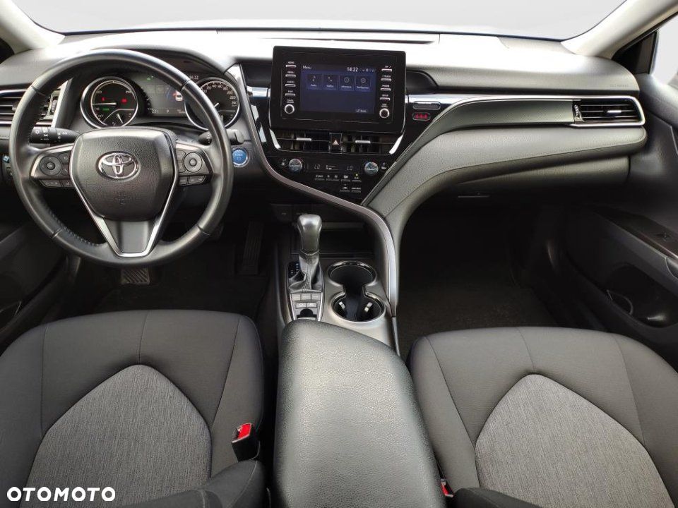 Toyota Camry - 22