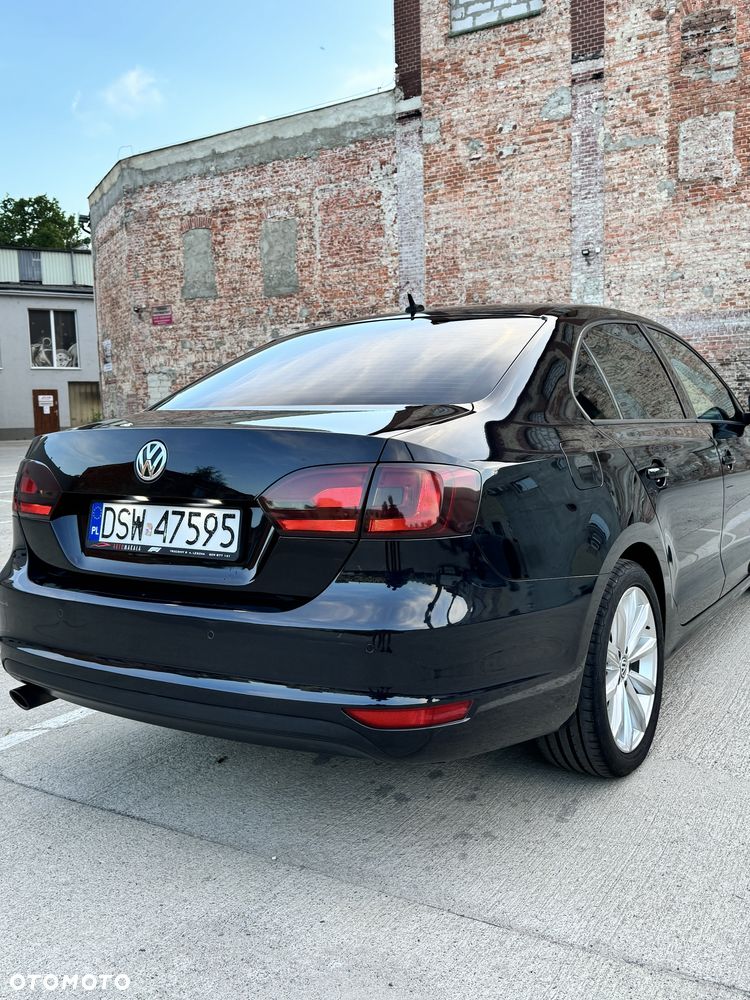 Volkswagen Jetta - 5