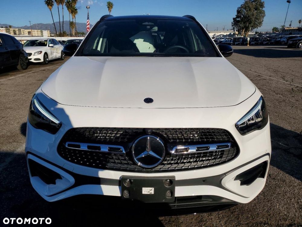 Mercedes-Benz GLA - 3