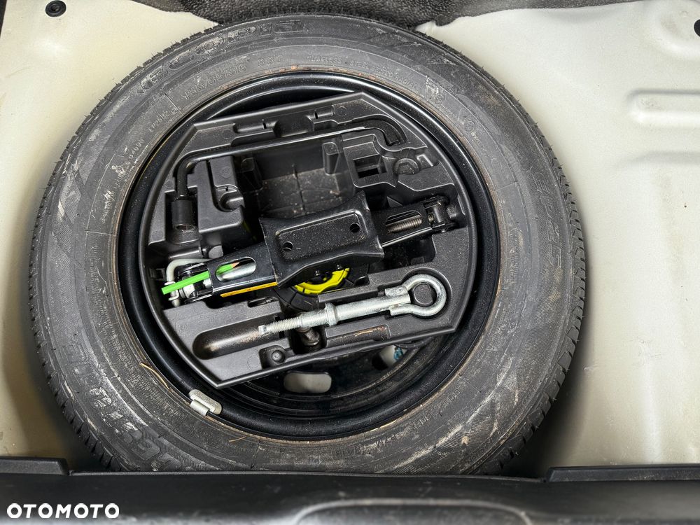 Peugeot 208 HDi 68 Access - 23