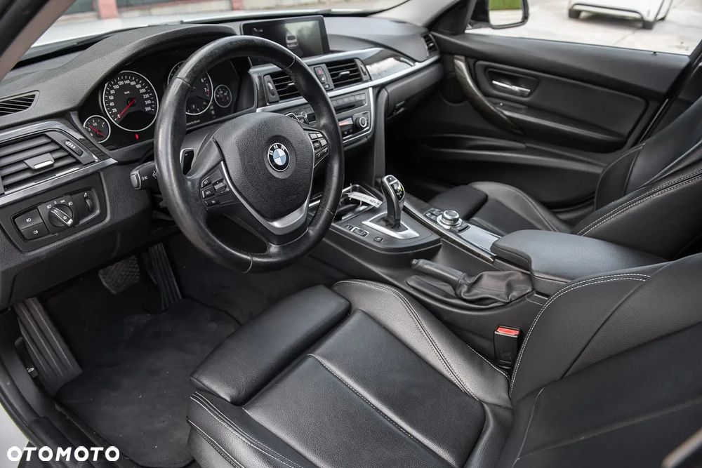 BMW Seria 3 328i xDrive Sport-Aut Sport Line - 15