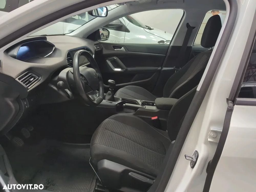 Peugeot 308 - 4