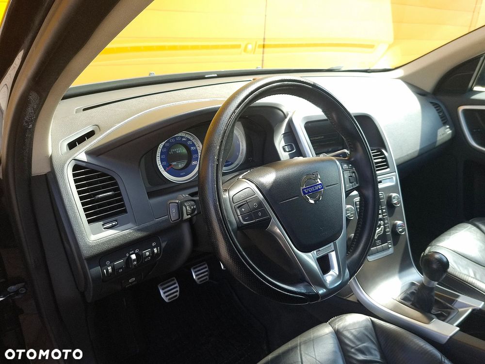 Volvo XC 60 D4 RDesign - 12