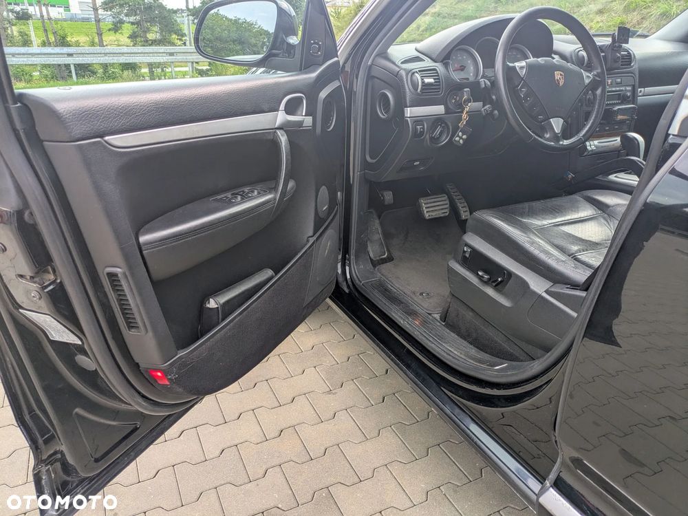 Porsche Cayenne - 6