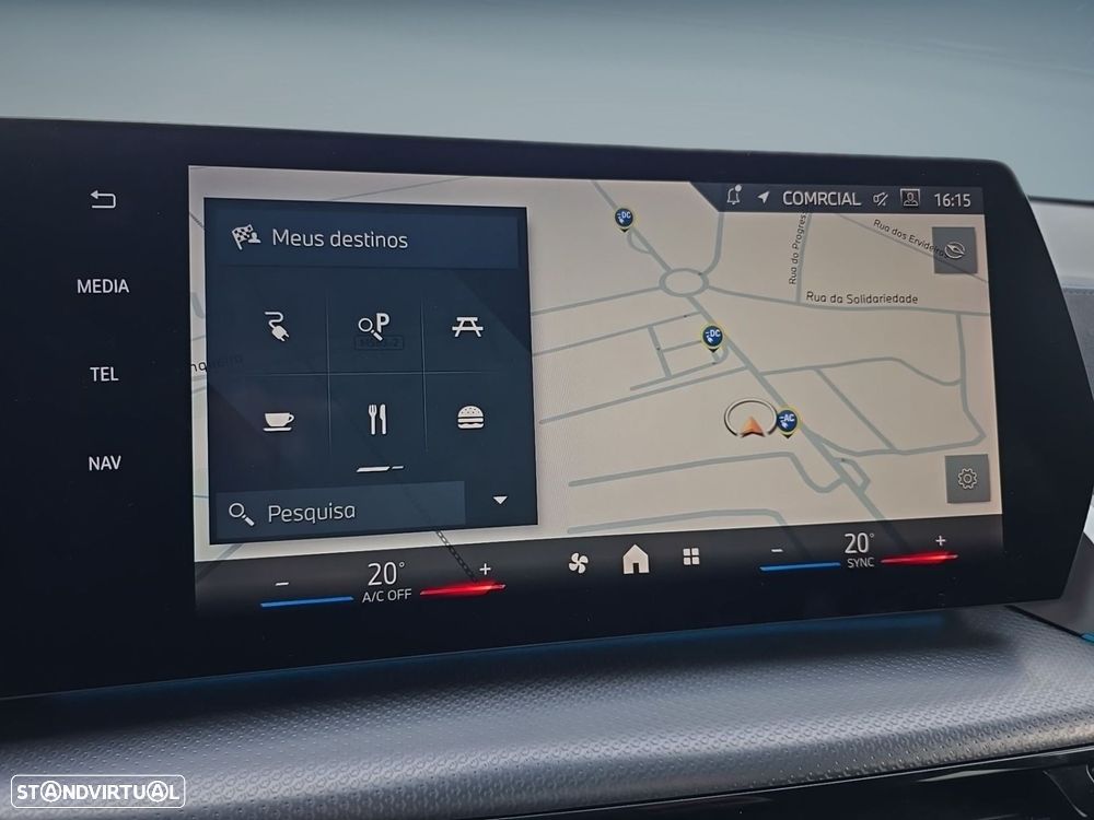 BMW iX2 eDrive20 Pack Desportivo M - 32