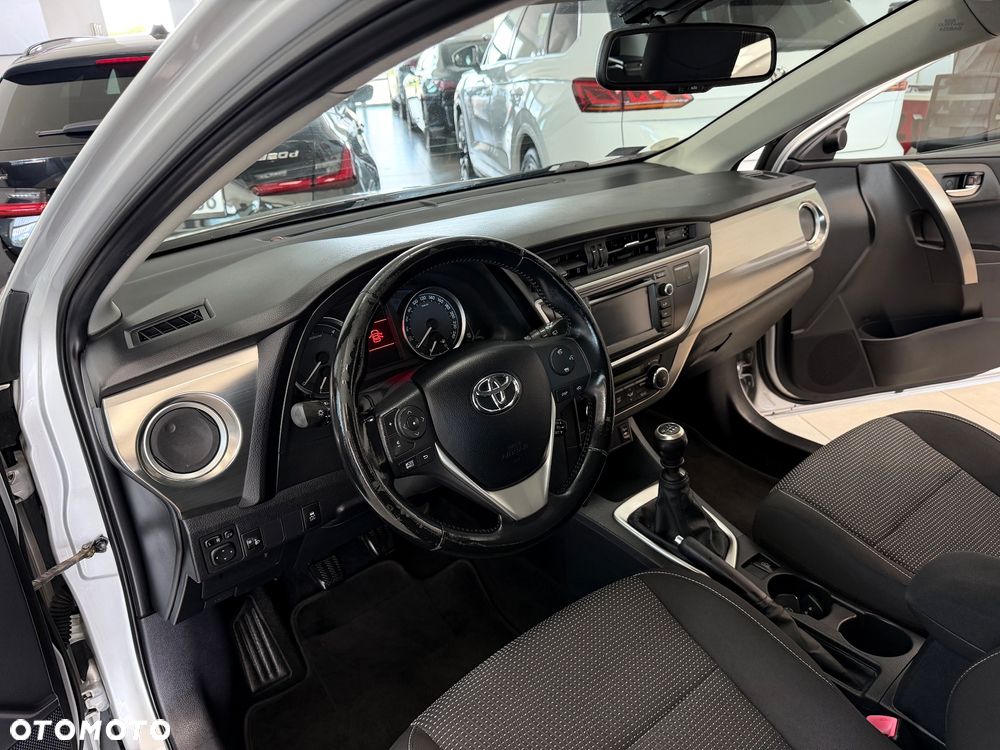 Toyota Auris - 24