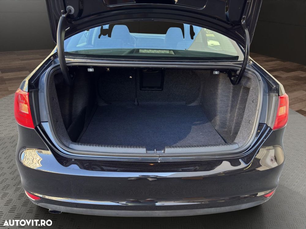 Volkswagen Jetta - 15