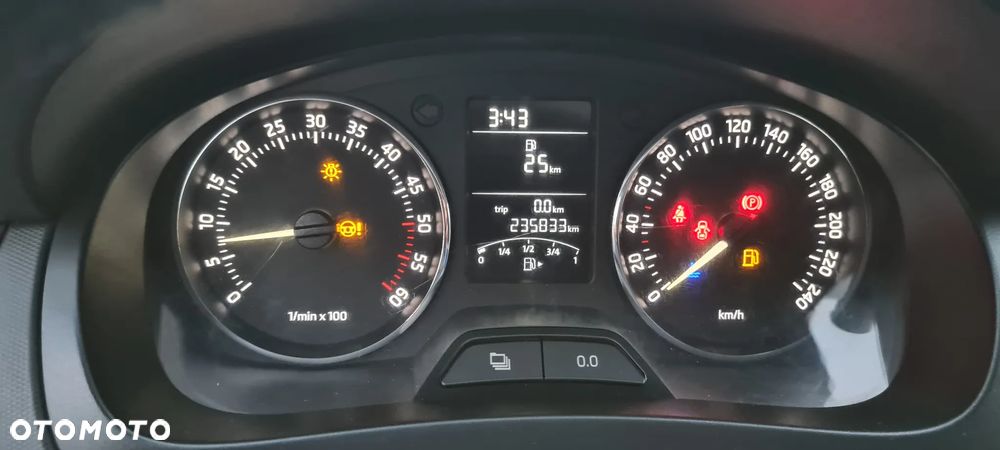 Skoda RAPID 1.6 TDI DPF Ambition - 16