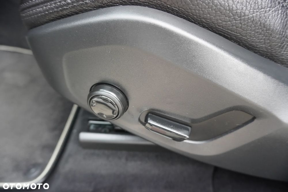 Volvo XC 60 T5 AWD Geartronic RDesign - 31