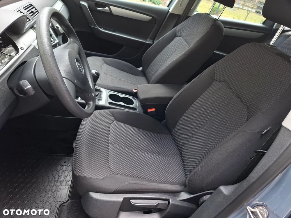 Volkswagen Passat 2.0 TDI Comfortline - 12