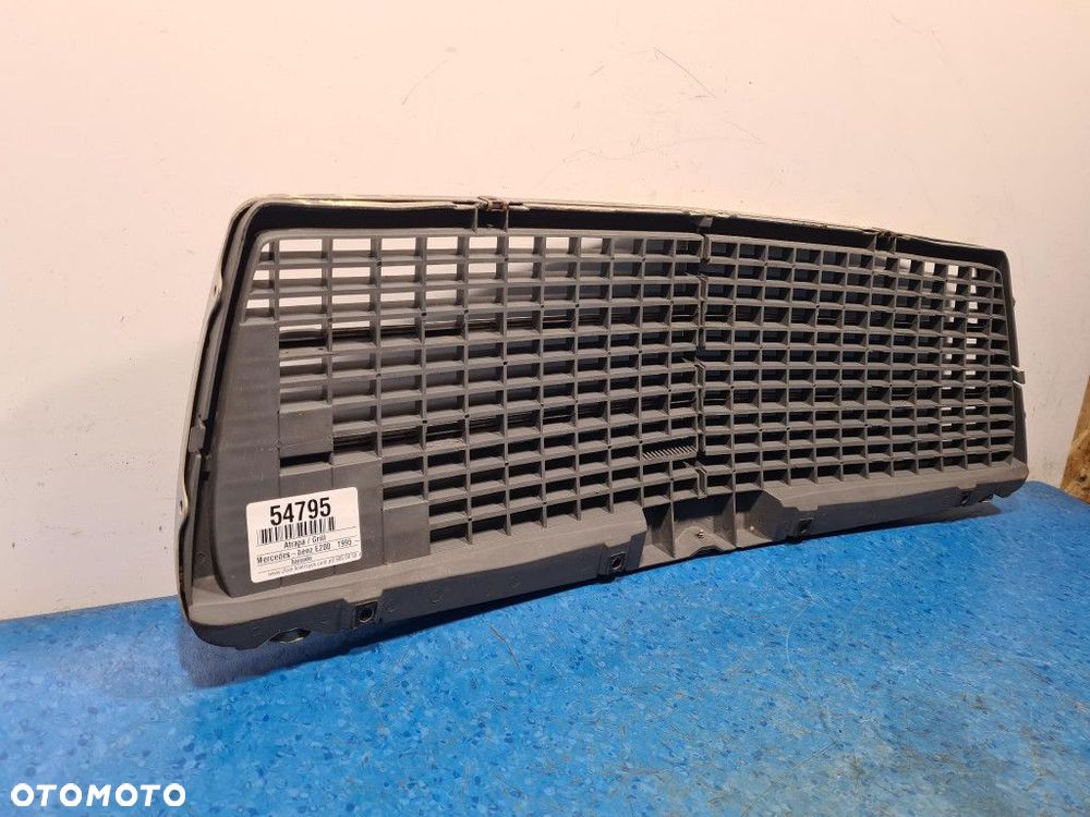 MERCEDES W210 ATRAPA GRILL - 6