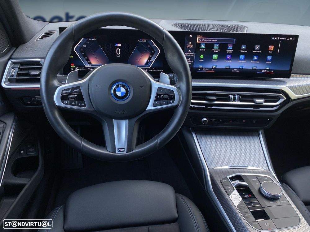 BMW 330 e Pack Desportivo M Pro Auto - 6