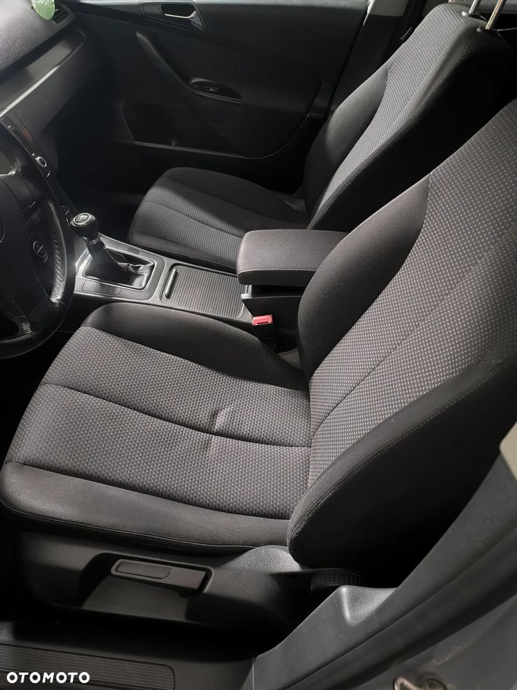 Volkswagen Passat 1.9 TDI Comfortline - 13