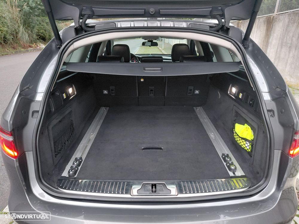 Jaguar XF Sportbrake 20d Aut. Prestige - 9