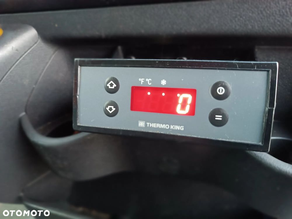 Renault master kontener chłodnia - 17